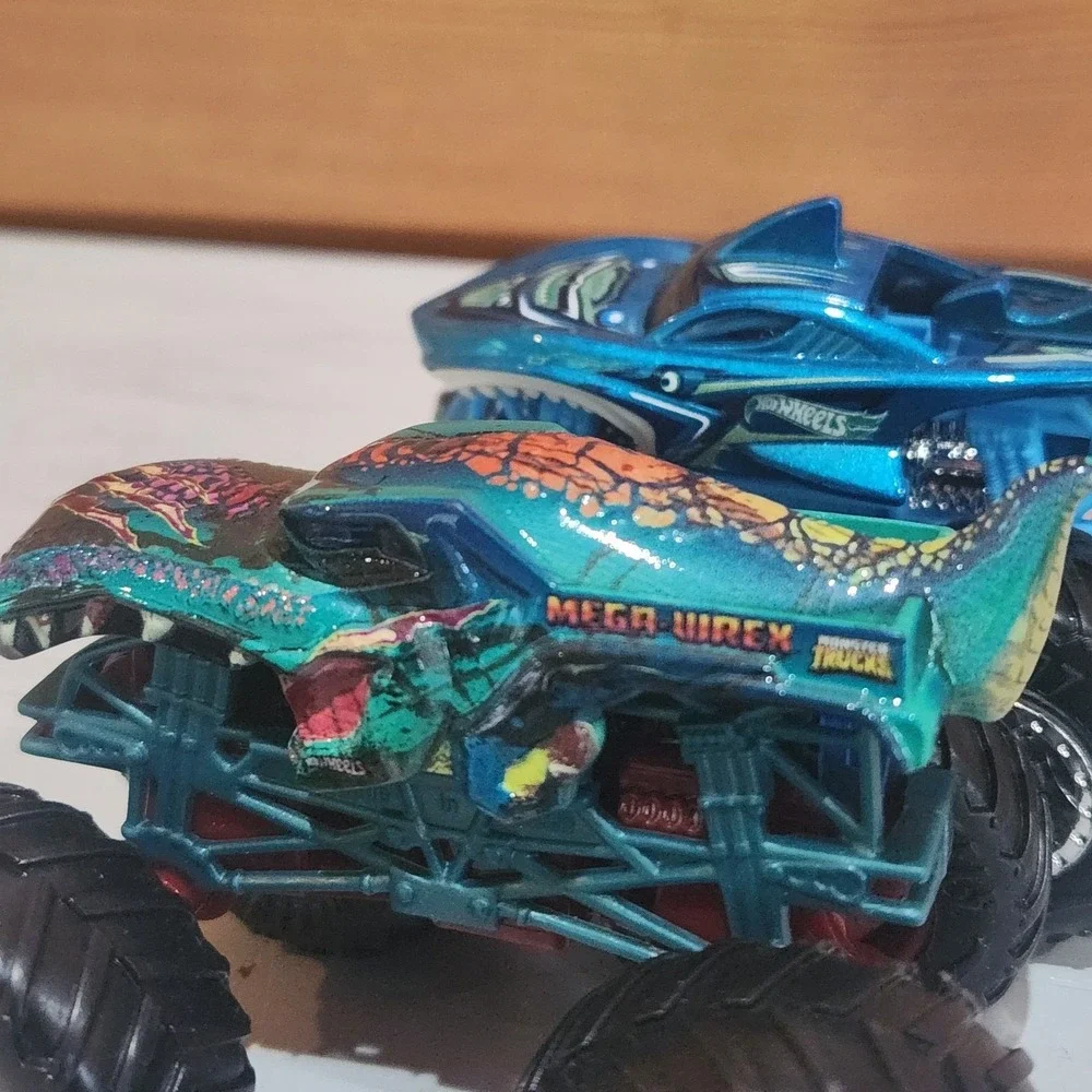 Lot 2 Hot Wheel Monster Jam Truck Shark Wreak Mega Wrex Diecast Trex Shark‎ 1:64